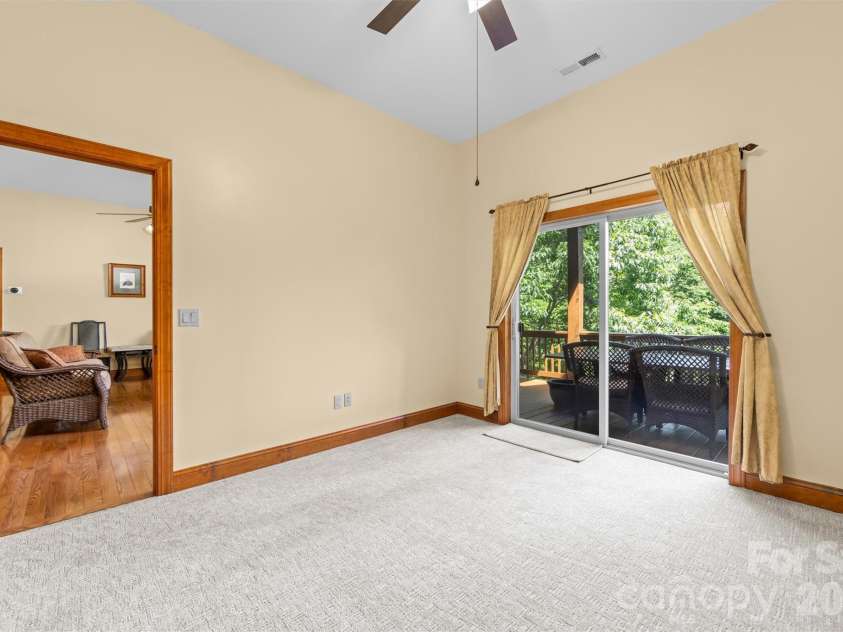 226 Sawgrass Drive, Whittier, NC 28789.  MLS# CAR4389476, YatesRealty ID 27747. 