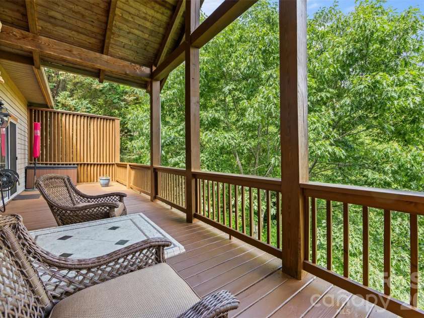 226 Sawgrass Drive, Whittier, NC 28789.  MLS# CAR4389476, YatesRealty ID 27747. 
