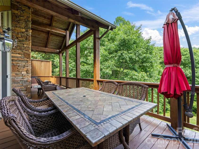 226 Sawgrass Drive, Whittier, NC 28789.  MLS# CAR4389476, YatesRealty ID 27747. 