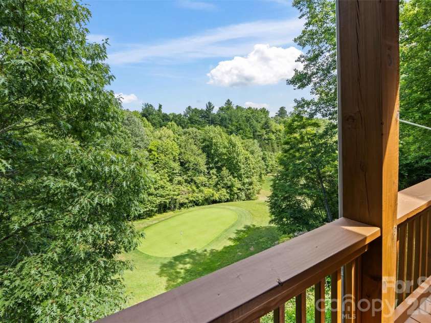 226 Sawgrass Drive, Whittier, NC 28789.  MLS# CAR4389476, YatesRealty ID 27747. 