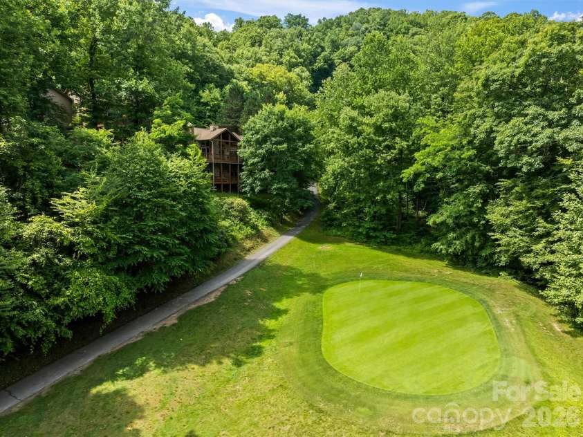 226 Sawgrass Drive, Whittier, NC 28789.  MLS# CAR4389476, YatesRealty ID 27747. 