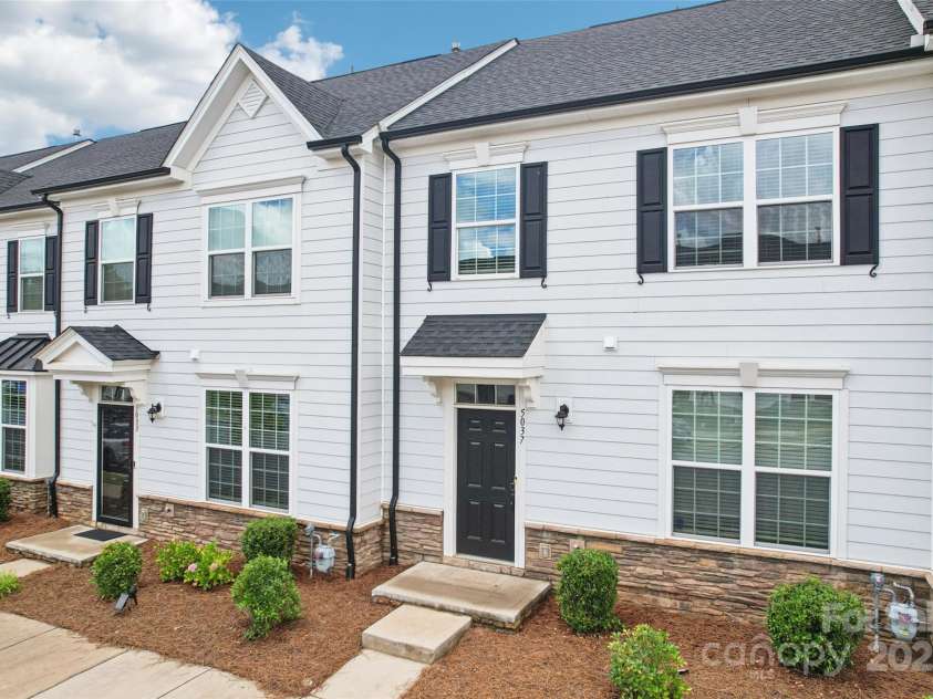 5037 Patton Drive, Cramerton, NC 28056.  MLS# CAR4276602, YatesRealty ID 27748. 