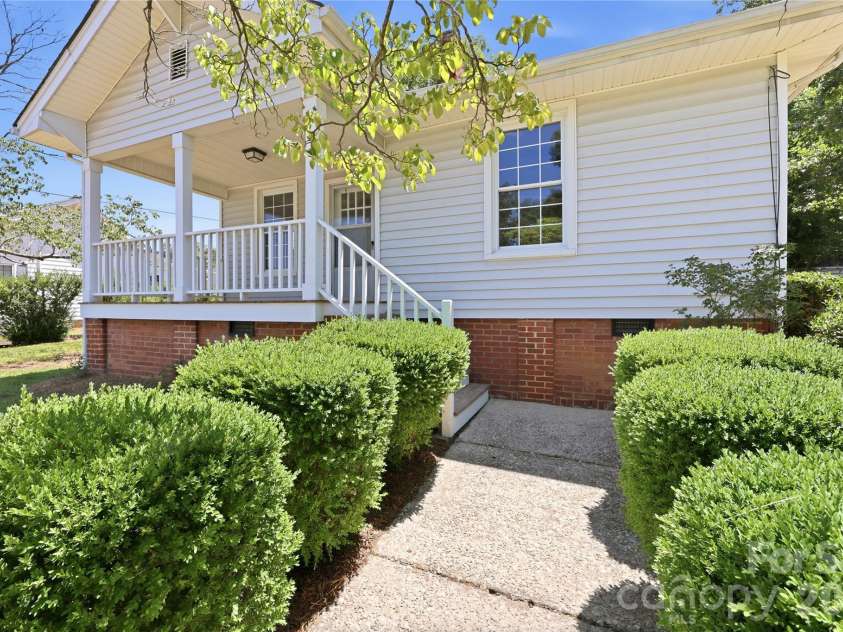 812 4th Street, Albemarle, NC 28001.  MLS# CAR4389806, YatesRealty ID 27748. 