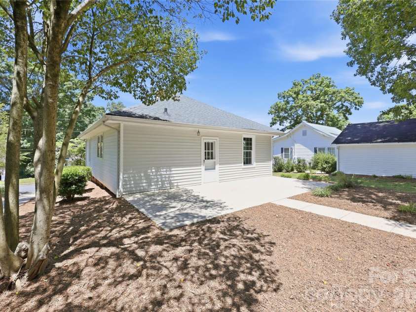 812 4th Street, Albemarle, NC 28001.  MLS# CAR4389806, YatesRealty ID 27748. 