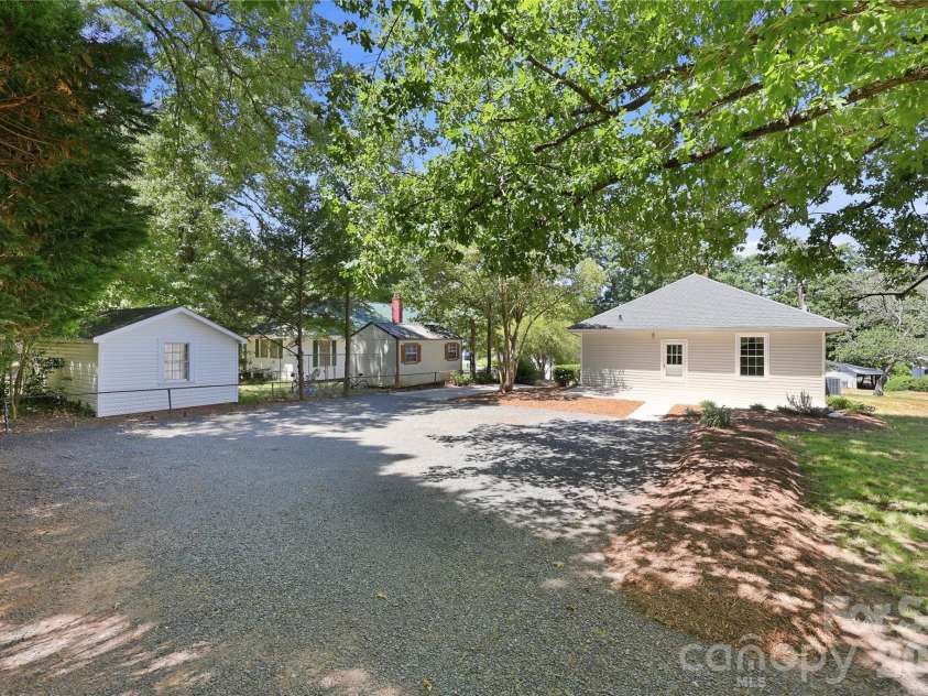 812 4th Street, Albemarle, NC 28001.  MLS# CAR4389806, YatesRealty ID 27748. 