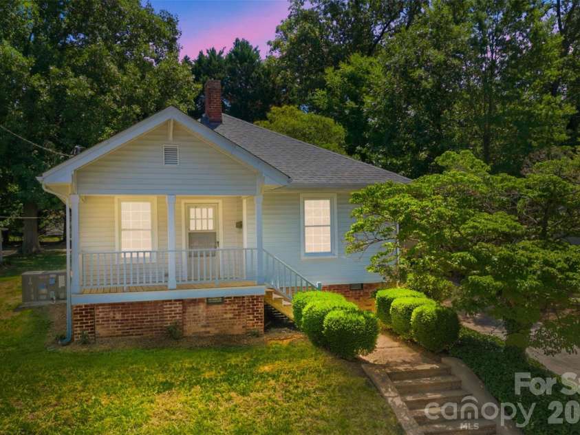812 4th Street, Albemarle, NC 28001.  MLS# CAR4389806, YatesRealty ID 27748. 