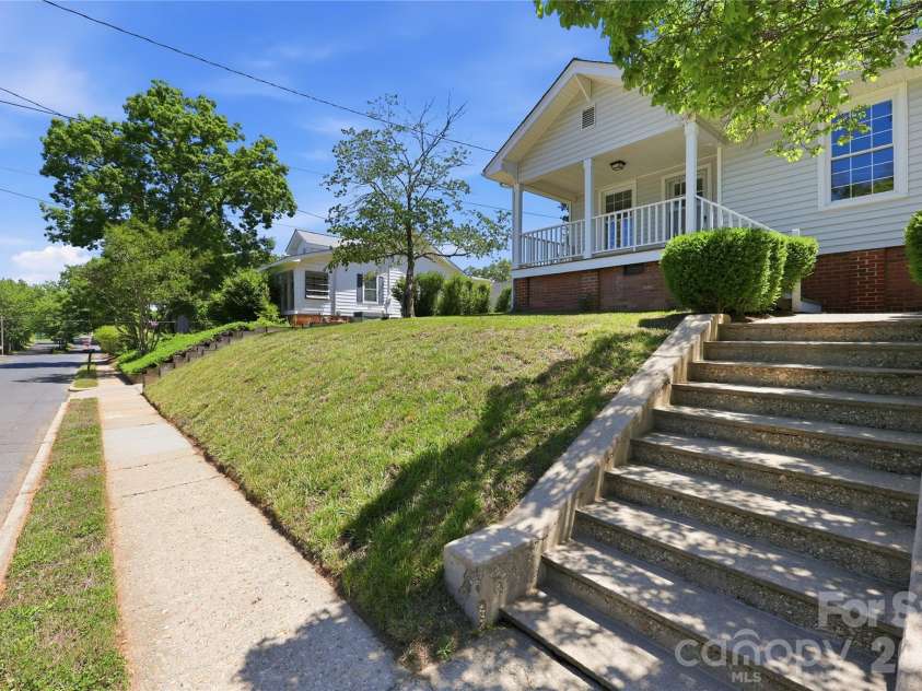 812 4th Street, Albemarle, NC 28001.  MLS# CAR4389806, YatesRealty ID 27748. 