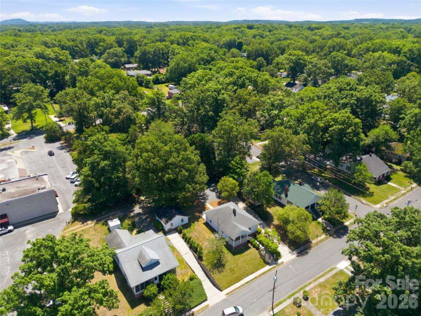 812 4th Street, Albemarle, NC 28001.  MLS# CAR4389806, YatesRealty ID 27748. 