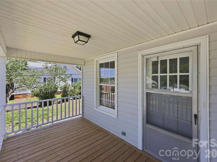 812 4th Street, Albemarle, NC 28001.  MLS# CAR4389806, YatesRealty ID 27748. Front Porch