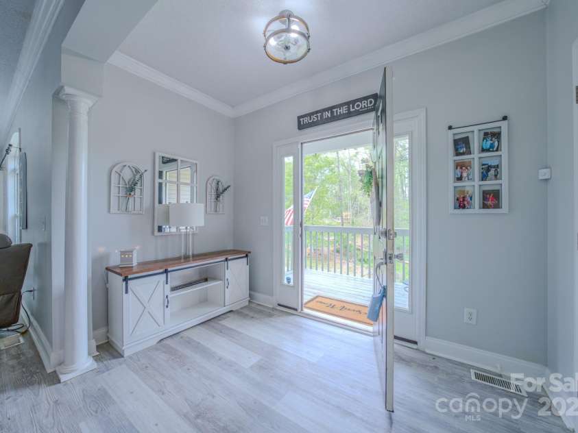 27 Garland Ball Drive, Alexander, NC 28701.  MLS# CAR4251510, YatesRealty ID 27749. Foyer