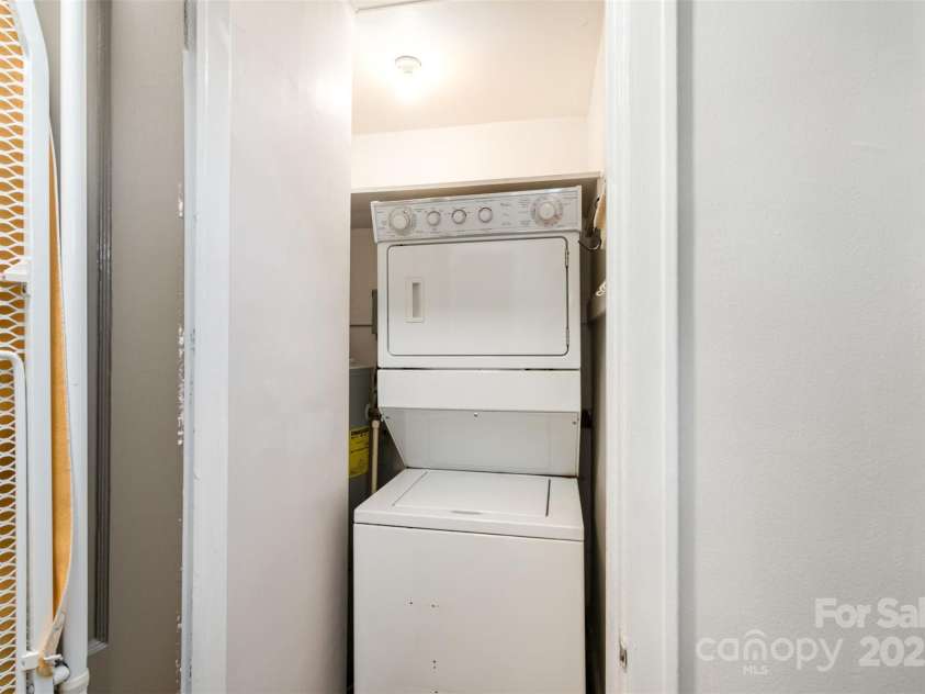1831 Jameston Drive, Charlotte, NC 28209.  MLS# CAR4230426, YatesRealty ID 2775. 