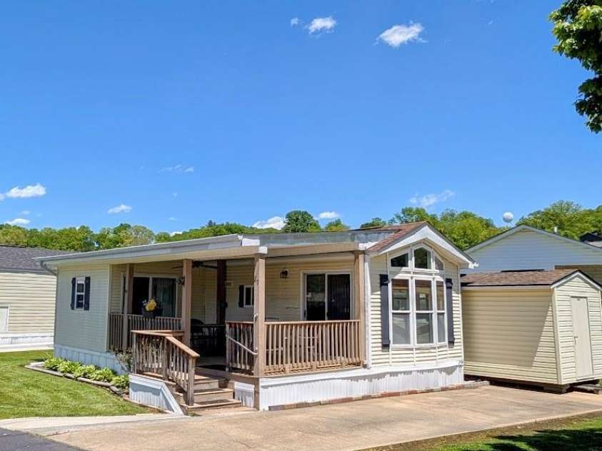 29 Polka Lane, Waynesville, NC 28785.  MLS# CAR4336545, YatesRealty ID 2775. 