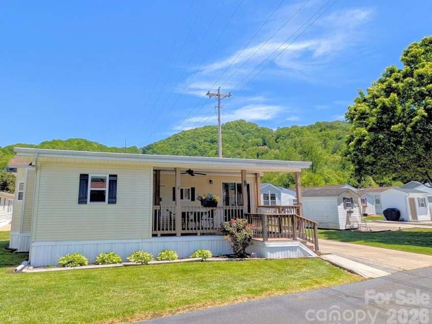 29 Polka Lane, Waynesville, NC 28785.  MLS# CAR4336545, YatesRealty ID 2775. 