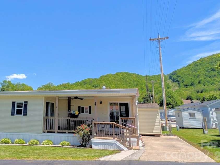 29 Polka Lane, Waynesville, NC 28785.  MLS# CAR4336545, YatesRealty ID 2775. 