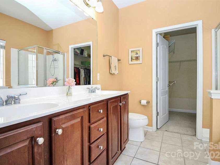 13247 Eastfield Village Lane, Charlotte, NC 28269.  MLS# CAR4268795, YatesRealty ID 27750. 