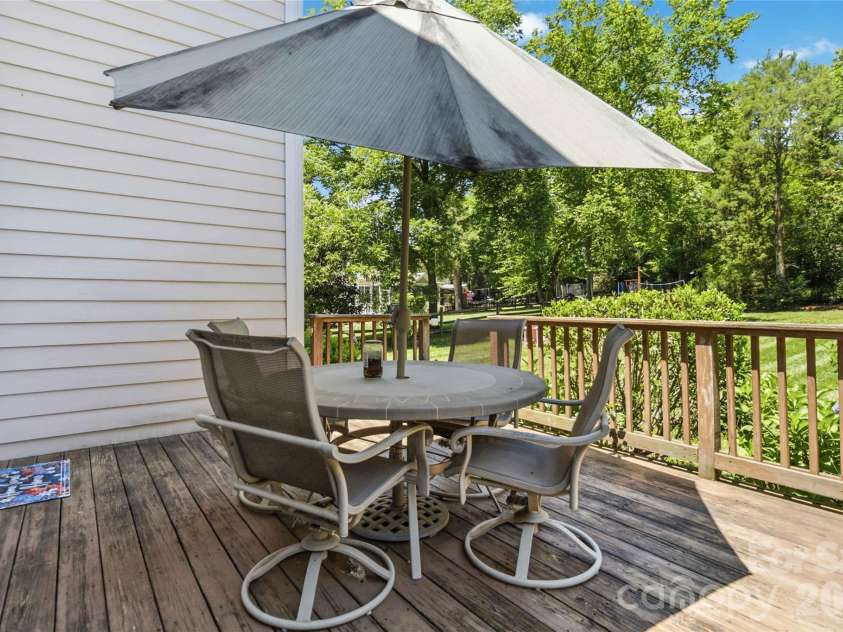 7915 Bytham Castle Drive, Huntersville, NC 28078.  MLS# CAR4380718, YatesRealty ID 27750. 