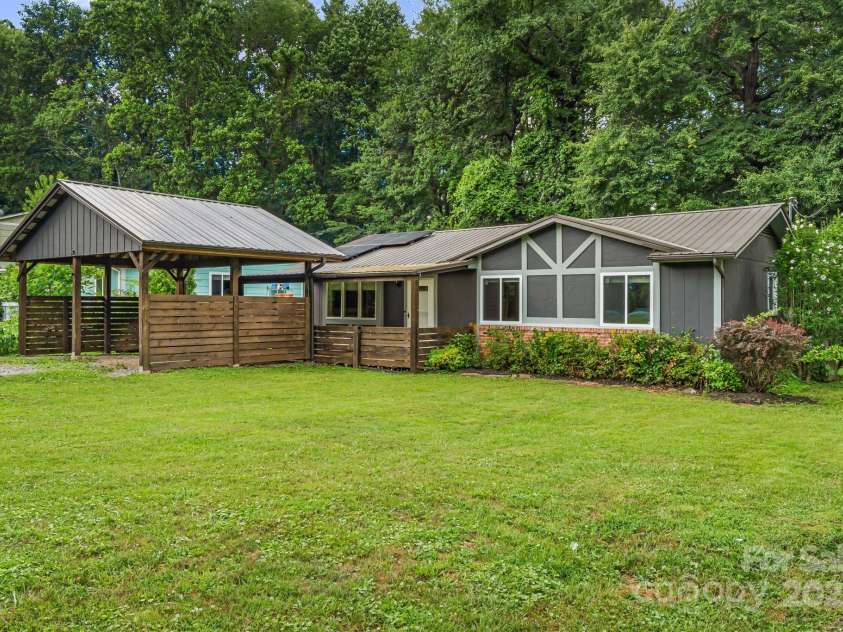 127 Oaken Hill Place, Black Mountain, NC 28711.  MLS# CAR4283300, YatesRealty ID 27751. 