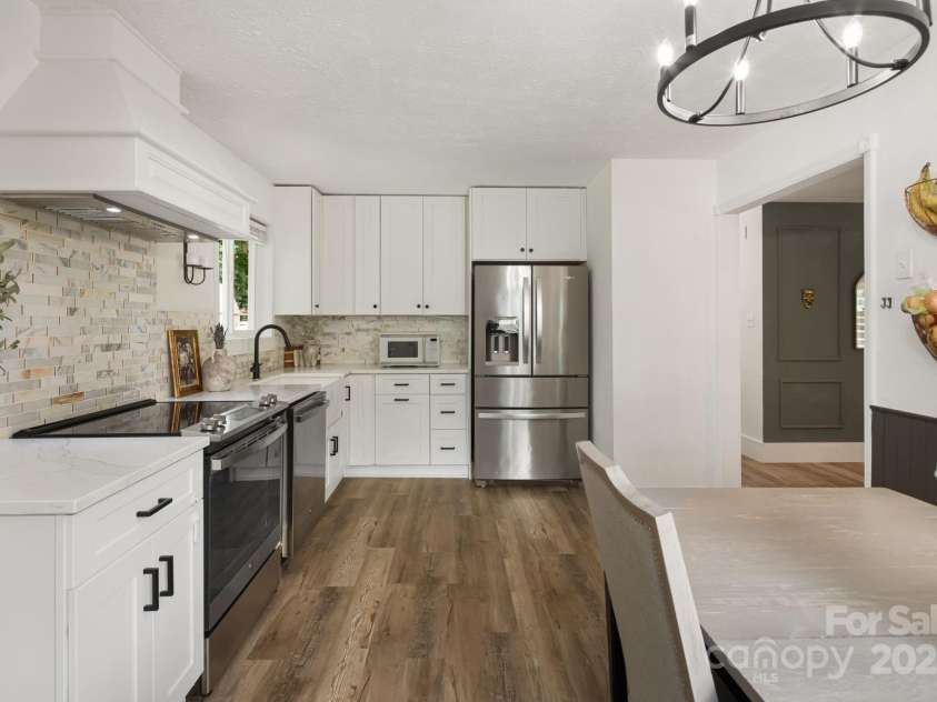 127 Oaken Hill Place, Black Mountain, NC 28711.  MLS# CAR4283300, YatesRealty ID 27751. 