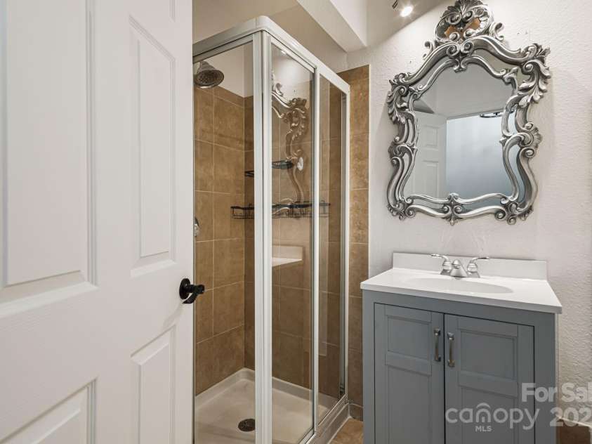 127 Oaken Hill Place, Black Mountain, NC 28711.  MLS# CAR4283300, YatesRealty ID 27751. 