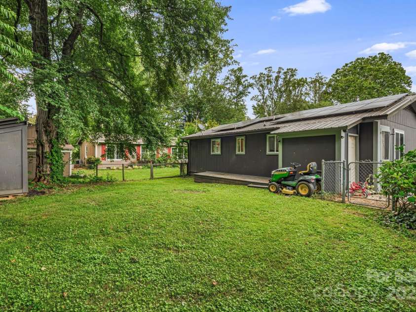 127 Oaken Hill Place, Black Mountain, NC 28711.  MLS# CAR4283300, YatesRealty ID 27751. 