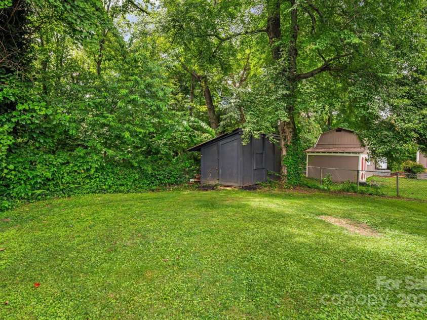 127 Oaken Hill Place, Black Mountain, NC 28711.  MLS# CAR4283300, YatesRealty ID 27751. 