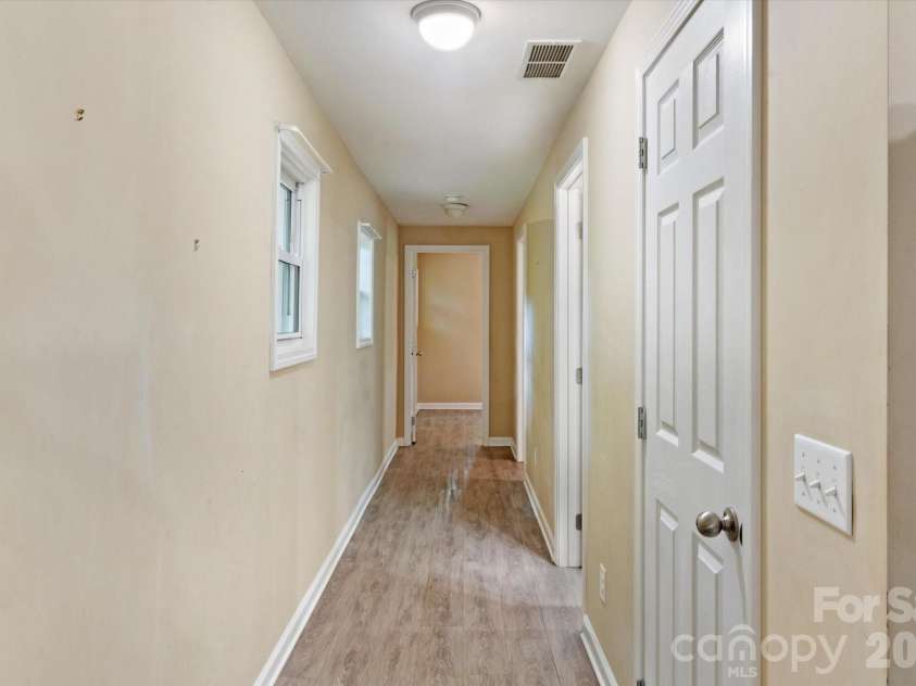 407 Main Street, Brevard, NC 28712.  MLS# CAR4382396, YatesRealty ID 27751. 