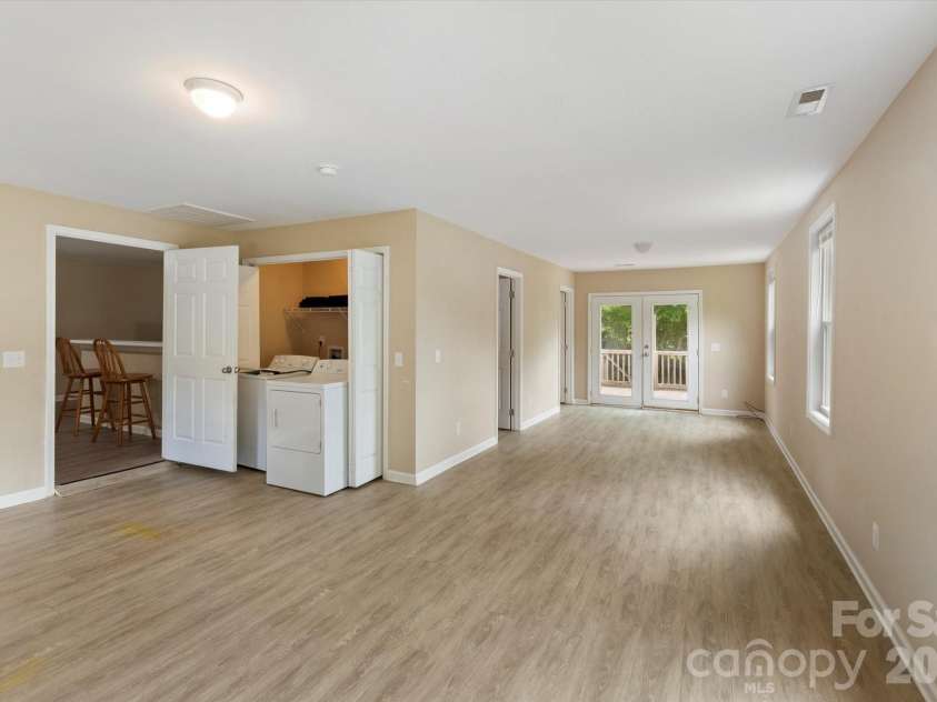 407 Main Street, Brevard, NC 28712.  MLS# CAR4382396, YatesRealty ID 27751. 