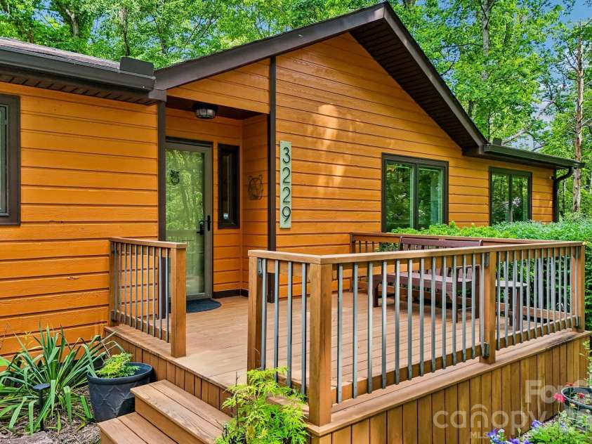 3229 Bearwallow Road, Hendersonville, NC 28792.  MLS# CAR4389185, YatesRealty ID 27752. 