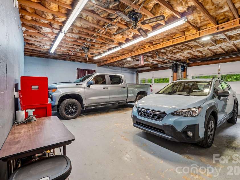 3229 Bearwallow Road, Hendersonville, NC 28792.  MLS# CAR4389185, YatesRealty ID 27752. 