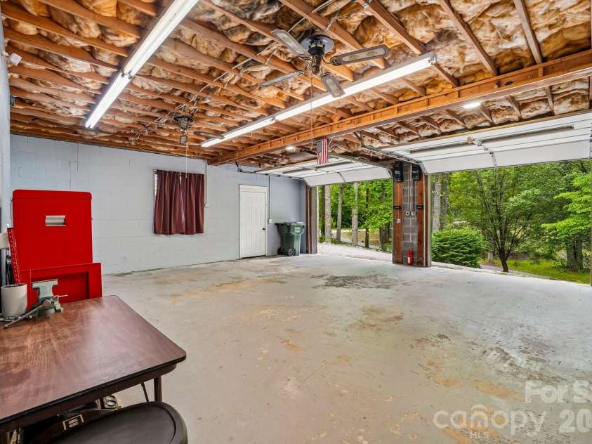 3229 Bearwallow Road, Hendersonville, NC 28792.  MLS# CAR4389185, YatesRealty ID 27752. 