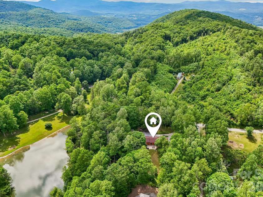 3229 Bearwallow Road, Hendersonville, NC 28792.  MLS# CAR4389185, YatesRealty ID 27752. 