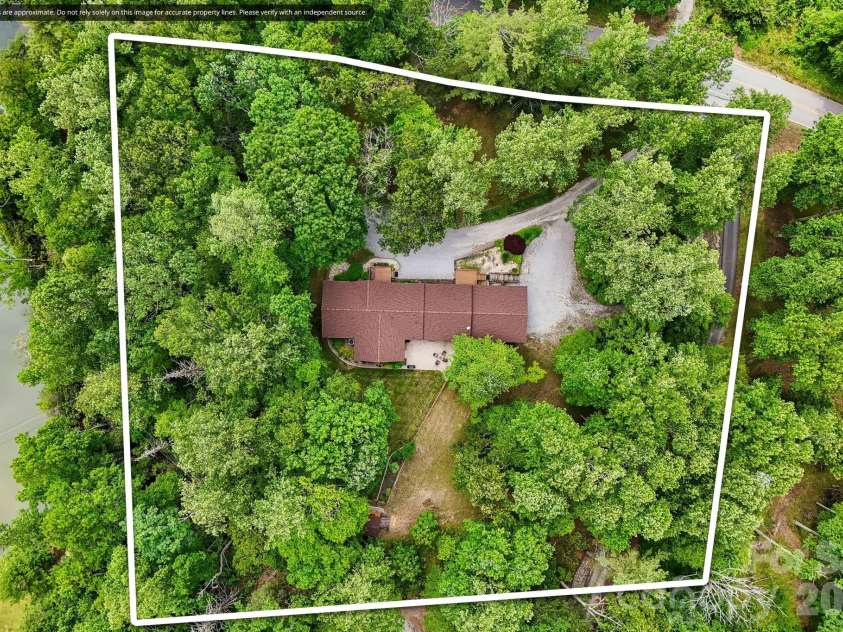 3229 Bearwallow Road, Hendersonville, NC 28792.  MLS# CAR4389185, YatesRealty ID 27752. 