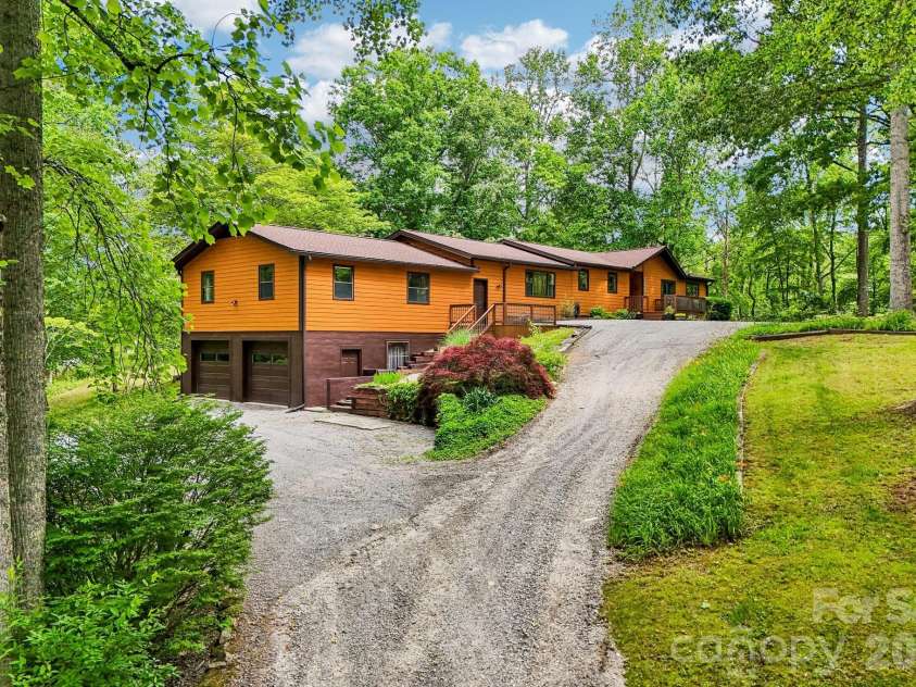 3229 Bearwallow Road, Hendersonville, NC 28792.  MLS# CAR4389185, YatesRealty ID 27752. 