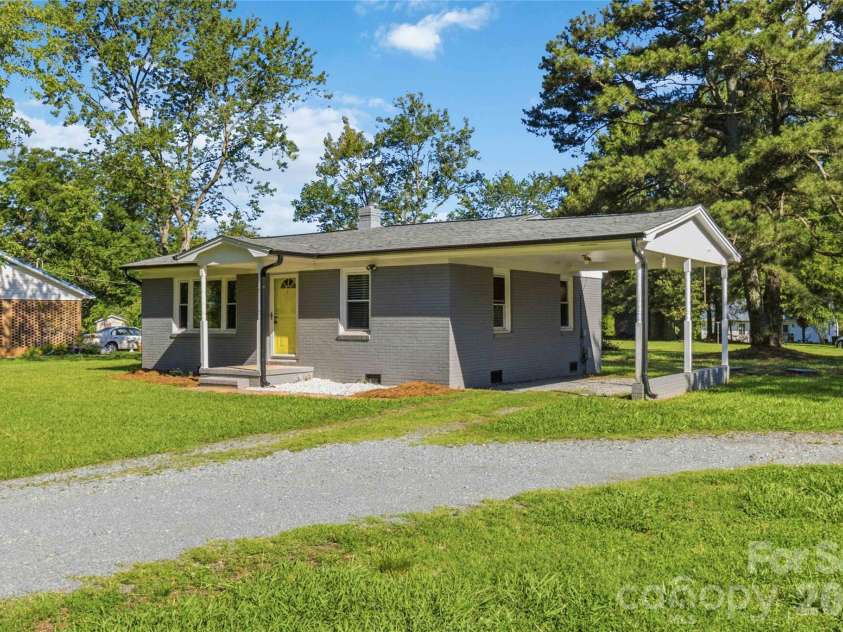 408 Sandy Ridge Road, Monroe, NC 28112.  MLS# CAR4388939, YatesRealty ID 27753. 