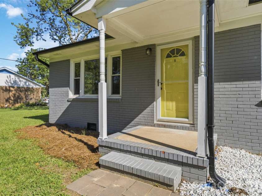 408 Sandy Ridge Road, Monroe, NC 28112.  MLS# CAR4388939, YatesRealty ID 27753. 