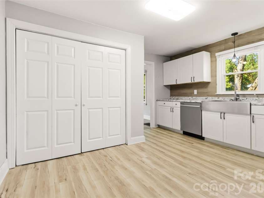 408 Sandy Ridge Road, Monroe, NC 28112.  MLS# CAR4388939, YatesRealty ID 27753. 