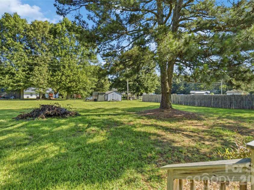408 Sandy Ridge Road, Monroe, NC 28112.  MLS# CAR4388939, YatesRealty ID 27753. 