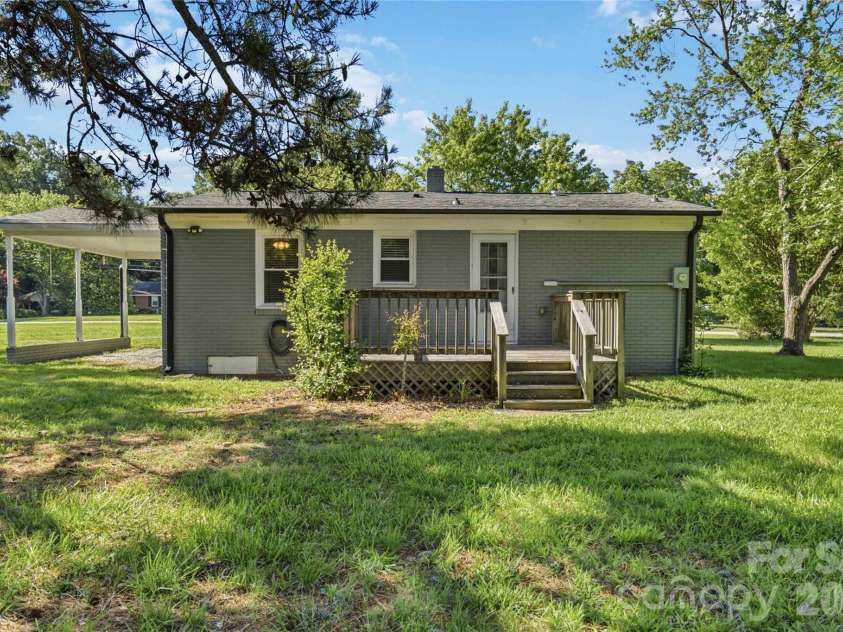 408 Sandy Ridge Road, Monroe, NC 28112.  MLS# CAR4388939, YatesRealty ID 27753. 