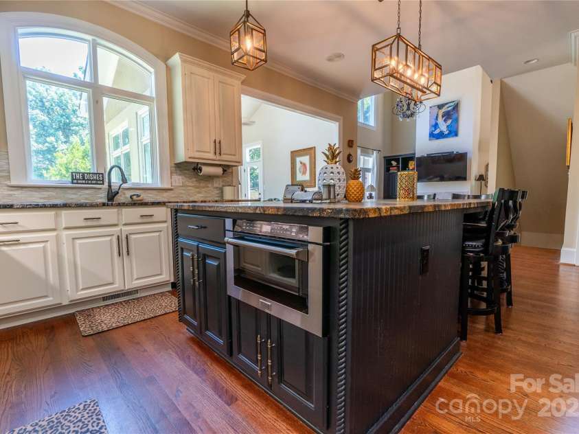 19002 Meta Road, Cornelius, NC 28031.  MLS# CAR4278049, YatesRealty ID 27754. 