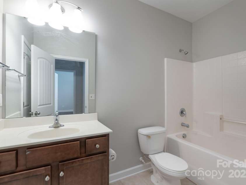 11922 Kimberfield Road, Matthews, NC 28105.  MLS# CAR4269603, YatesRealty ID 27755. 
