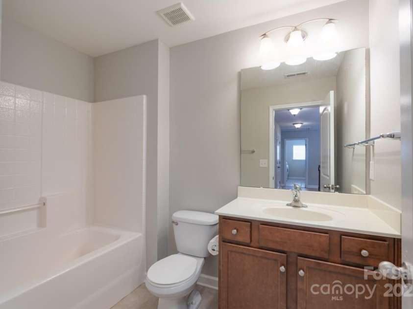 11922 Kimberfield Road, Matthews, NC 28105.  MLS# CAR4269603, YatesRealty ID 27755. 