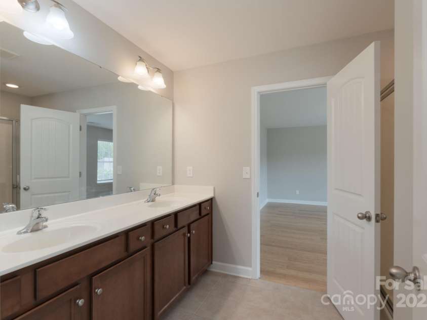 11922 Kimberfield Road, Matthews, NC 28105.  MLS# CAR4269603, YatesRealty ID 27755. 