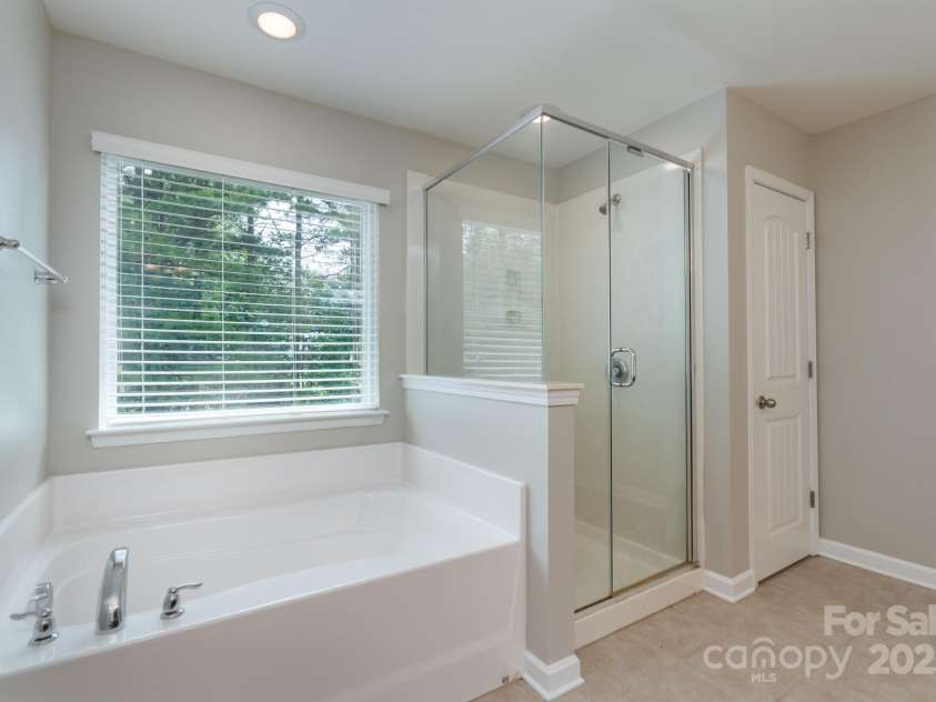 11922 Kimberfield Road, Matthews, NC 28105.  MLS# CAR4269603, YatesRealty ID 27755. 