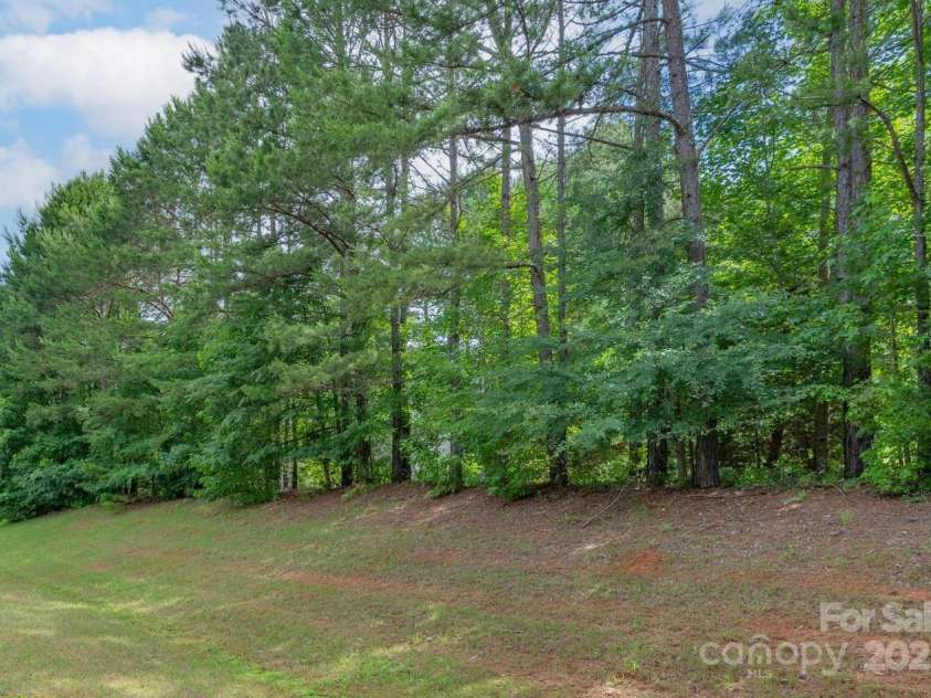 11922 Kimberfield Road, Matthews, NC 28105.  MLS# CAR4269603, YatesRealty ID 27755. 