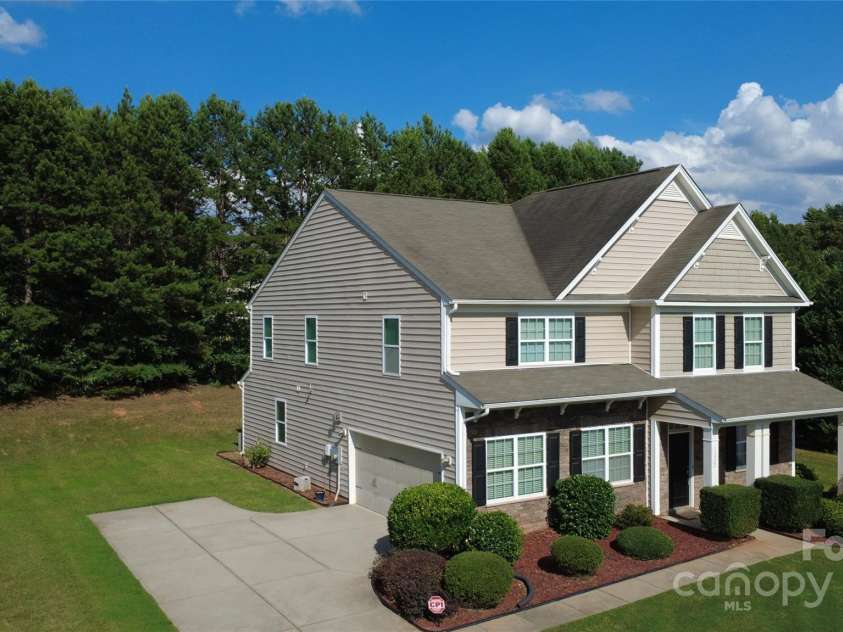 11922 Kimberfield Road, Matthews, NC 28105.  MLS# CAR4269603, YatesRealty ID 27755. 