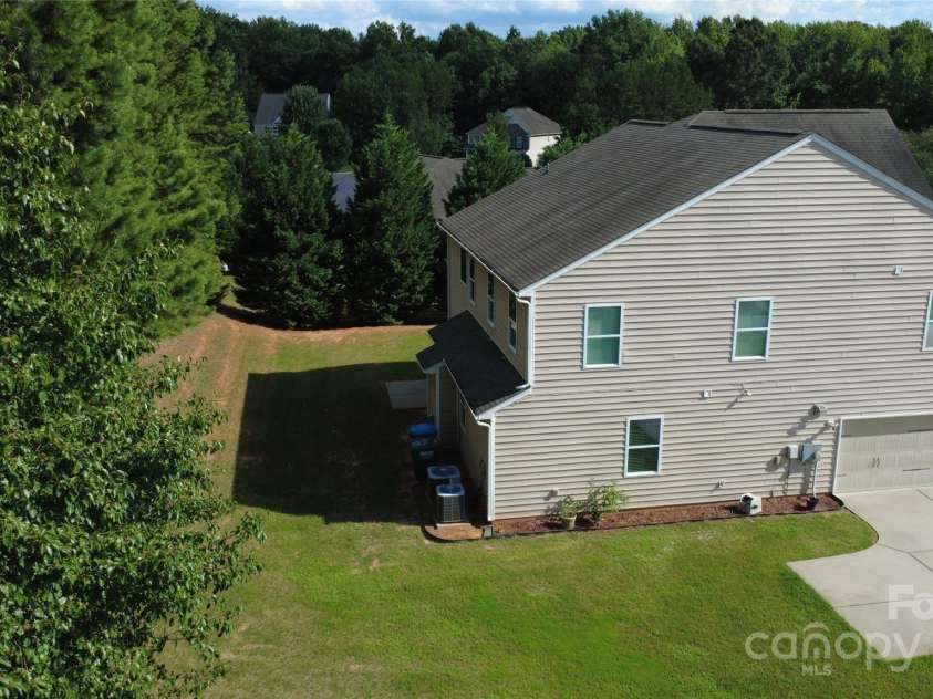 11922 Kimberfield Road, Matthews, NC 28105.  MLS# CAR4269603, YatesRealty ID 27755. 