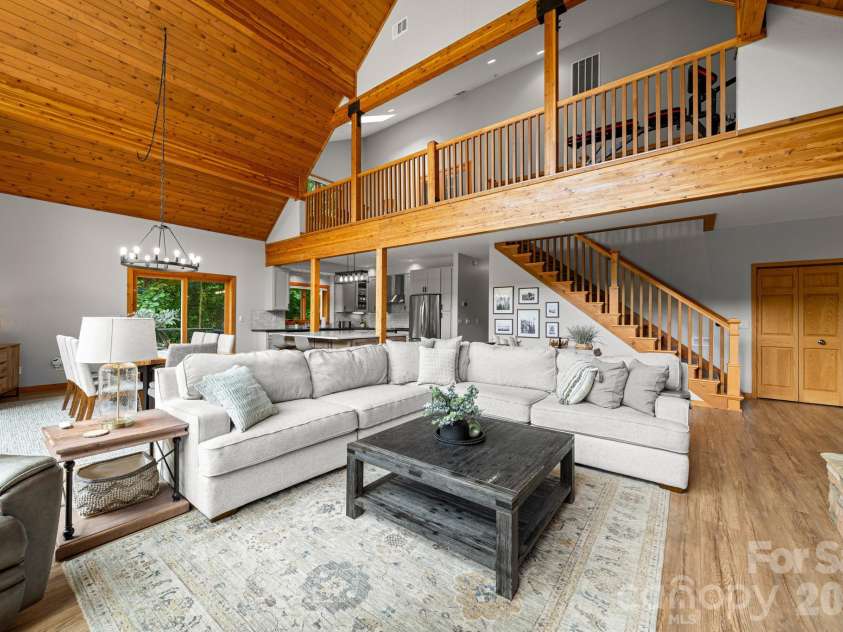 49 Western Eagle Drive, Hendersonville, NC 28792.  MLS# CAR4389447, YatesRealty ID 27755. 