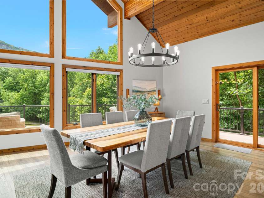 49 Western Eagle Drive, Hendersonville, NC 28792.  MLS# CAR4389447, YatesRealty ID 27755. 