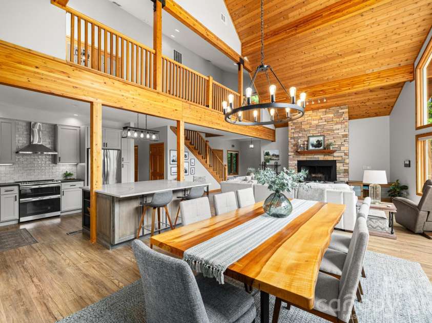 49 Western Eagle Drive, Hendersonville, NC 28792.  MLS# CAR4389447, YatesRealty ID 27755. 