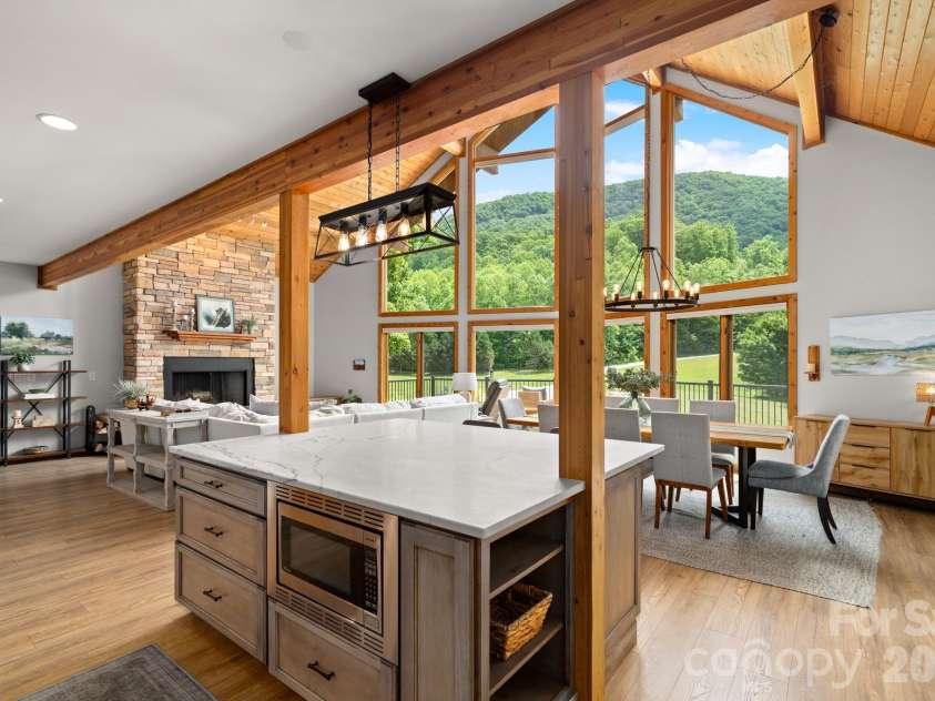 49 Western Eagle Drive, Hendersonville, NC 28792.  MLS# CAR4389447, YatesRealty ID 27755. 